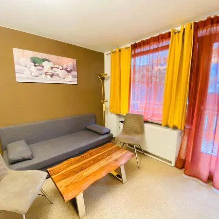 Apartment 13 - By Four Seasons *
